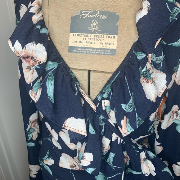 PrettyLittleThing Navy Blue Floral Dress Y1 - Picture 8 of 8